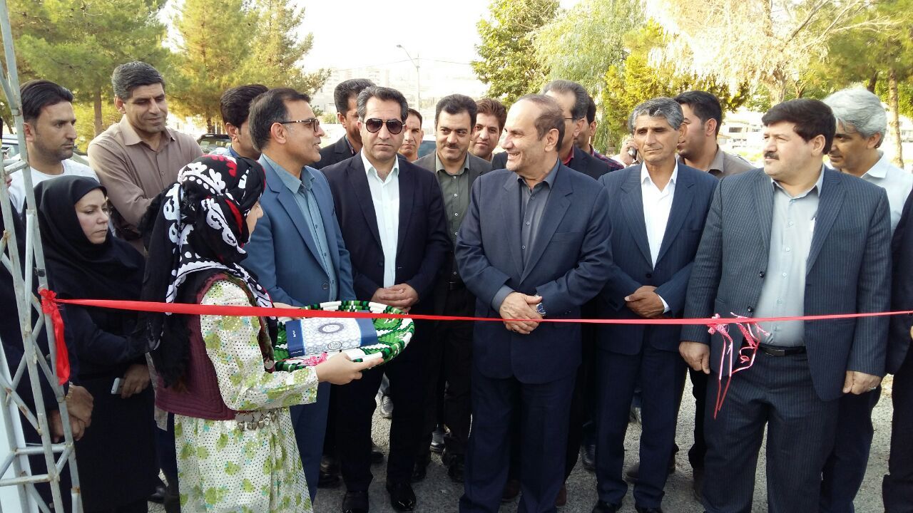 گشایش نمایشگاه منطقه ای صنایع دستی و سوغات محلی در ایلام 