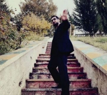 این قافله عمر عجب میگذرد…. وقت رفتن نبود مهربان مرد