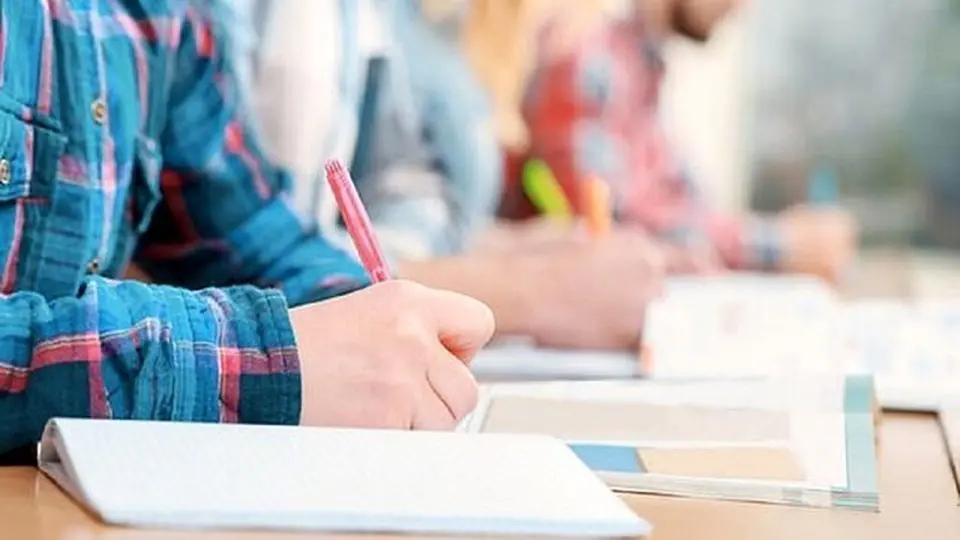 تکلیف دانشجویان را مشخص کنید