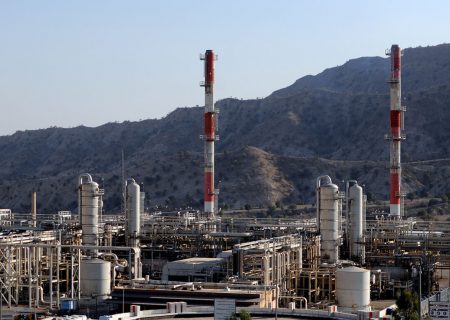 تبدیل وضعیت ۱۶۲ ایثارگر به استخدام رسمی در شرکت پالایش گاز ایلام