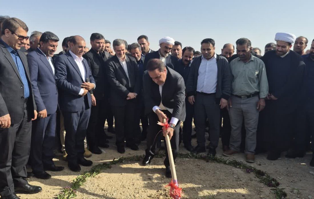 کلنگ فاز نخست بزرگ‌ترین پروژه درمانی جنوب ایلام به زمین خورد