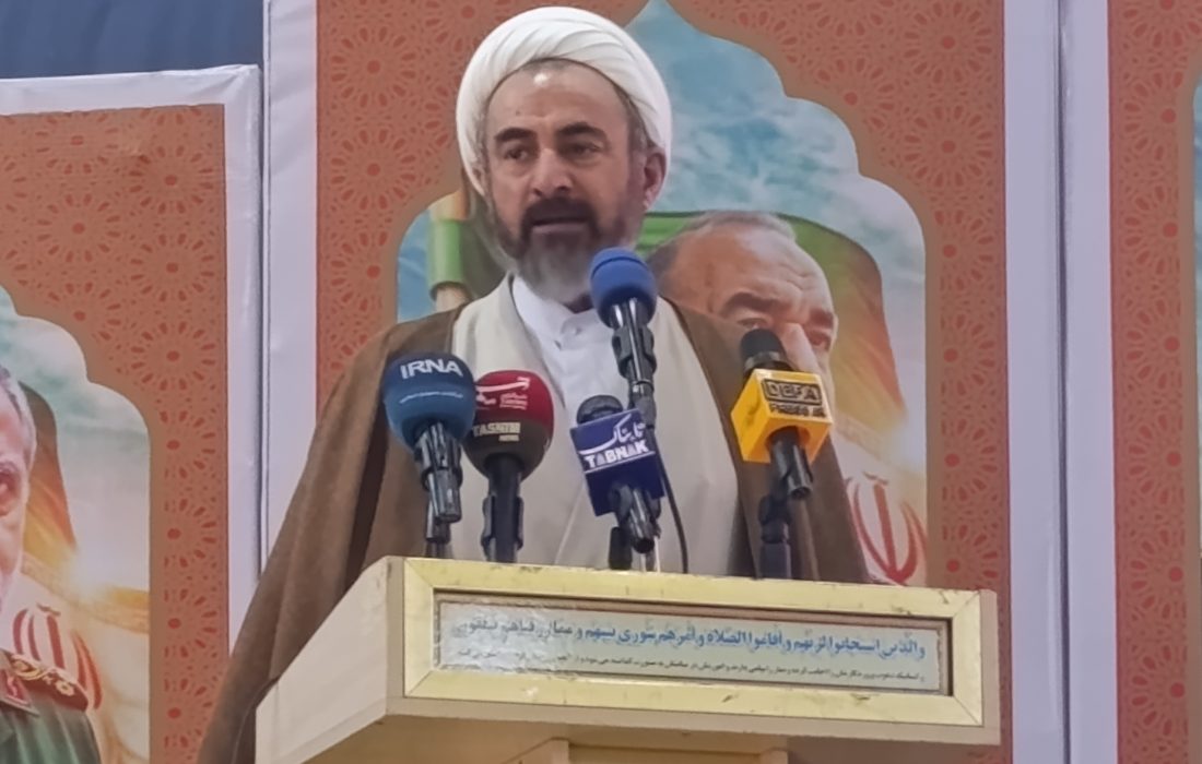 ایران اسلامی با تکیه بر خون شهدا در برابر استکبار ایستاده است
