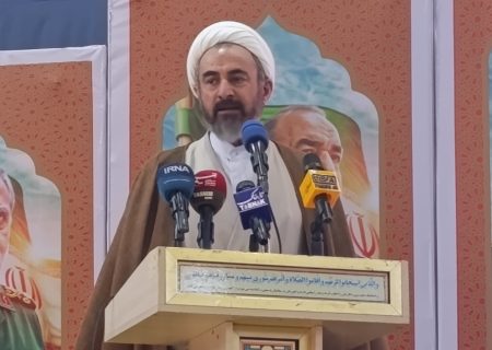 ایران اسلامی با تکیه بر خون شهدا در برابر استکبار ایستاده است