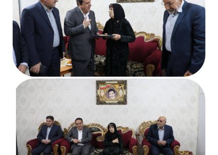راه شهدا ضامن ماندگاری انقلاب است