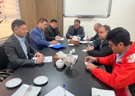 نشست بررسی مشکلات مرز مهران و آمادگی دستگاه‌ها برای خدمات‌رسانی به زائران و مسافران نوروزی برگزار شد